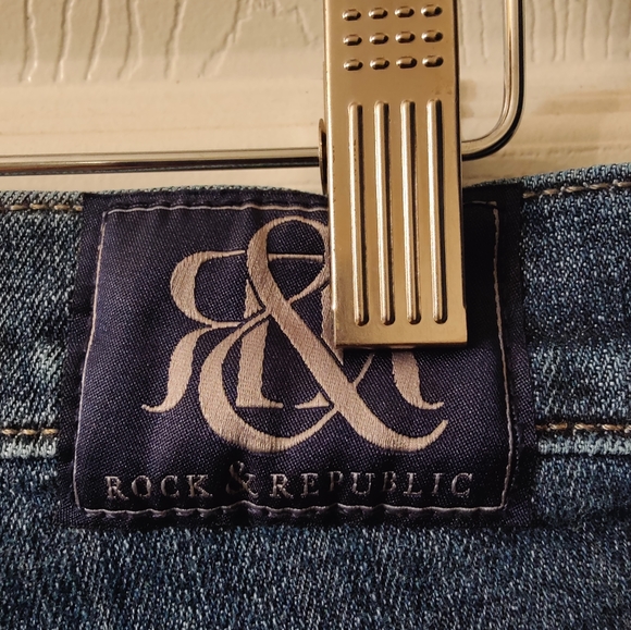Rock & Republic Dark Wash Boot Cut Jeans Size 10 - Picture 6 of 8